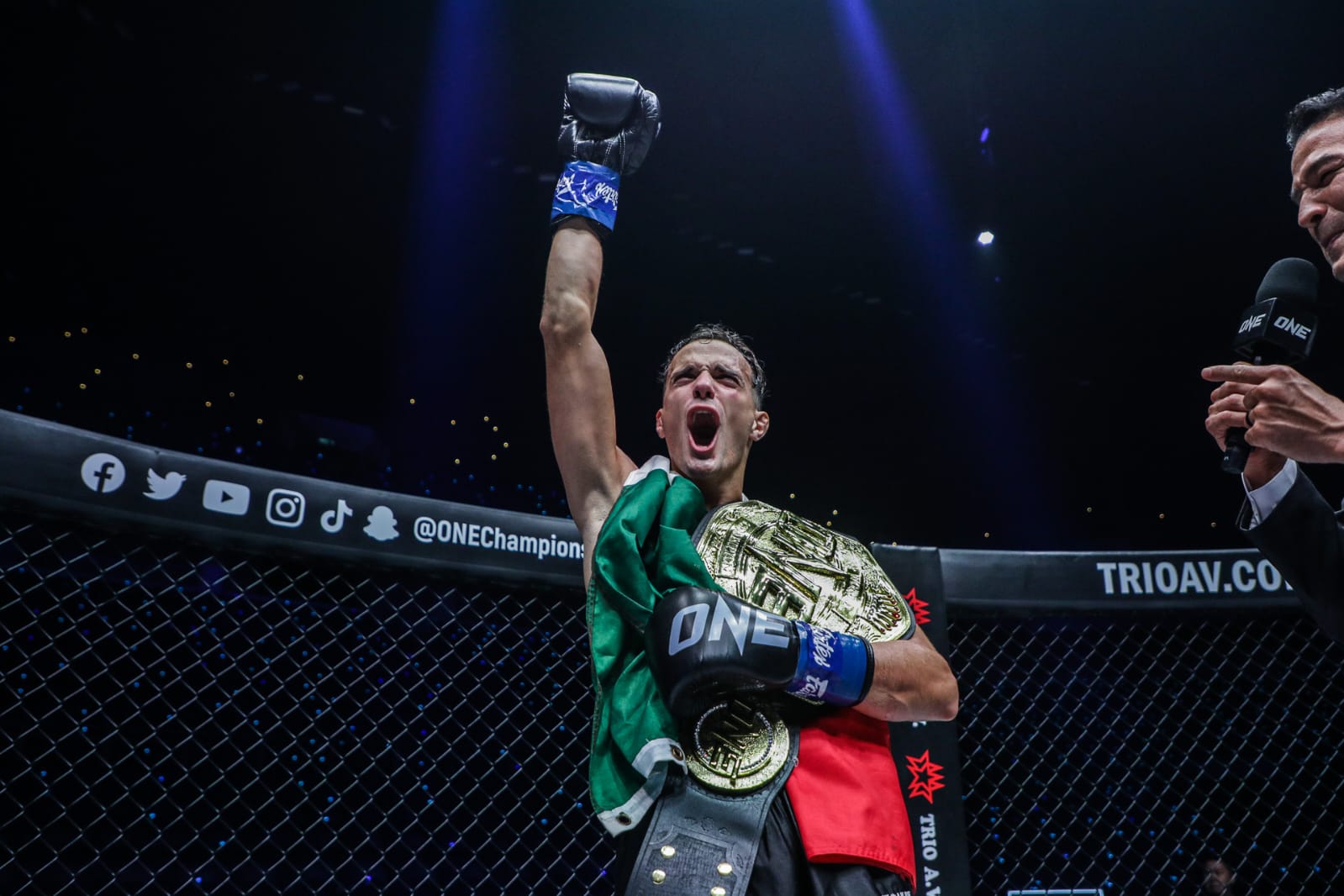Berstatus Pendatang Baru, Jonathan Di Bella Raih Juara Dunia ONE Strawweight Kickboxing