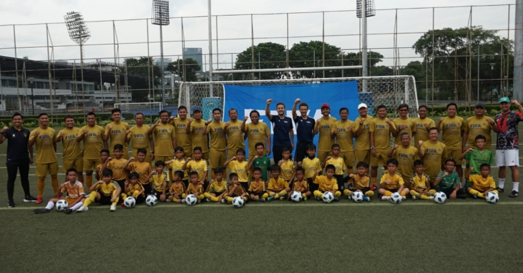 FIFA Football for School Hari Kedua Menghadirkan Anak-anak Sekolah Sepak Bola