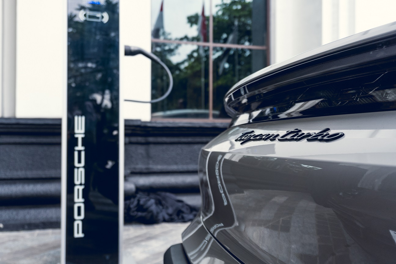 Porsche Indonesia Buka Lokasi Porsche Destination Charging pertama di Bandung
