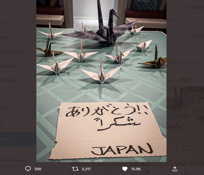 Jepang Tamu Paling Terhormat: Ruang Ganti Tanpa Noda,  Pesan Bahasa Arab, dan 11 Origami Crane