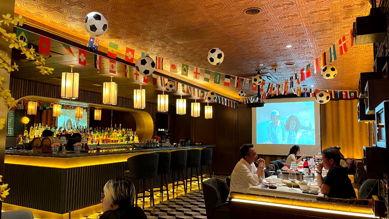 Menikmati Sensasi Nobar Piala Dunia 2022 di Shu Cuisine and Bar