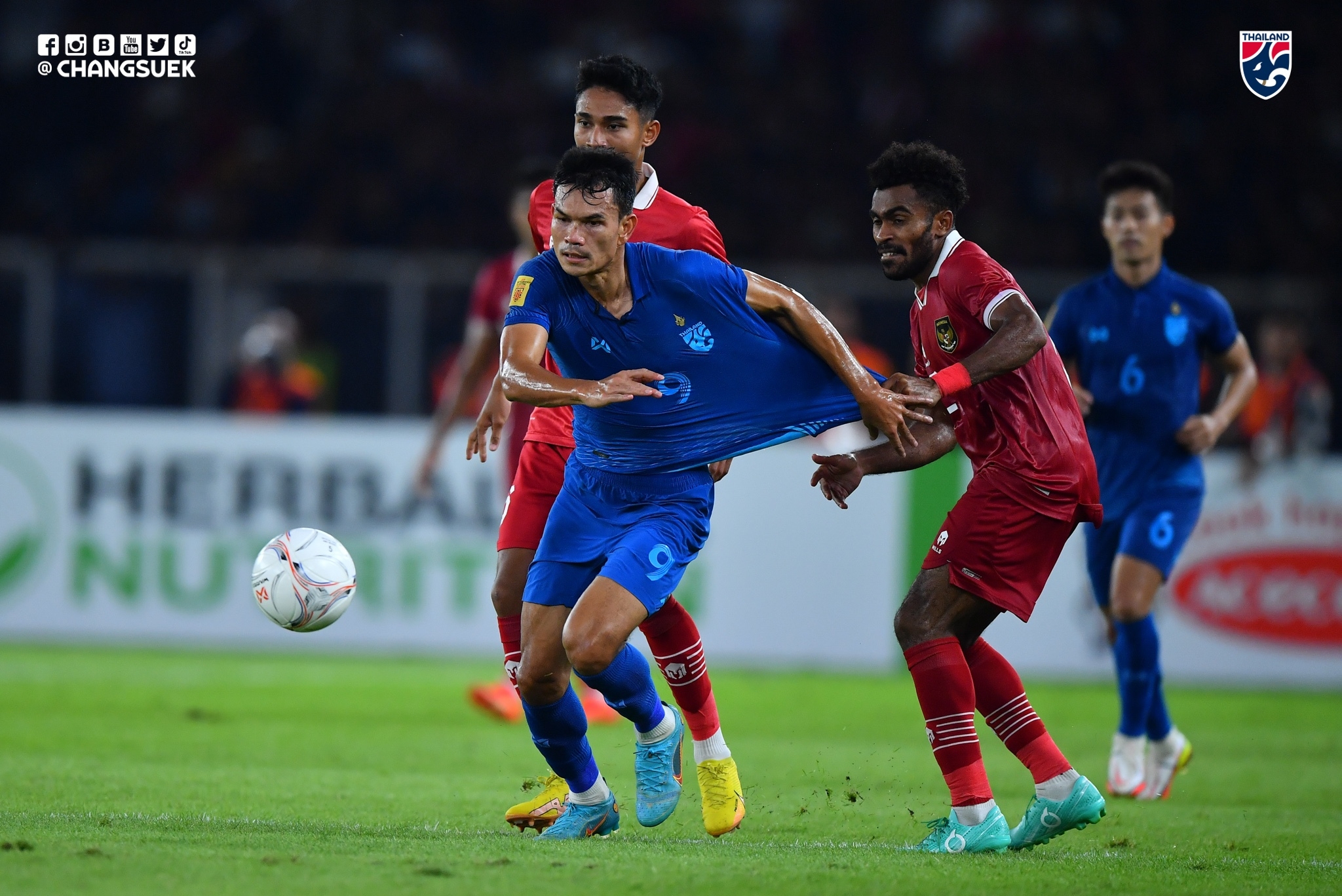 Pascasemifinal Piala AFF 2022: Striker Thailand Minta Maaf ke Fans Malaysia
