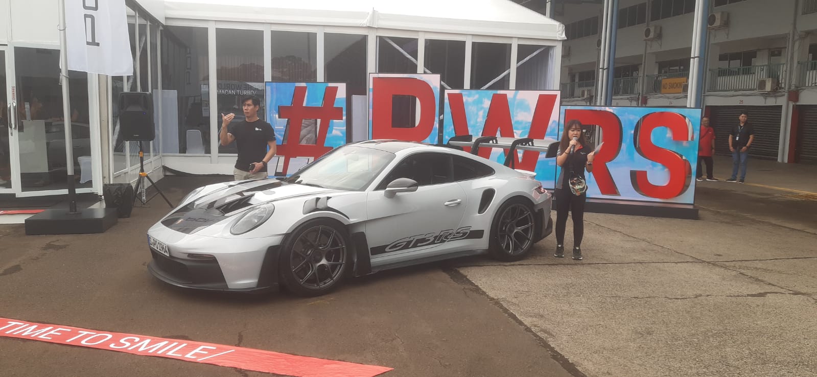 Memacu Adrenalin bersama Sport Car Terbaru Porsche 911 GT3 RS di Sirkuit Sentul